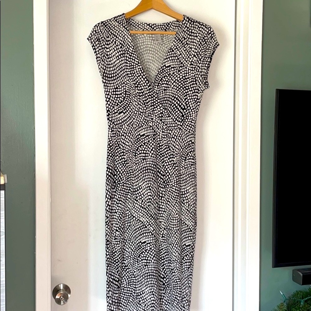 Women’s V-Neck Midi Dress